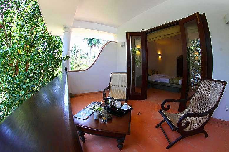 Sitting area and wardrobe